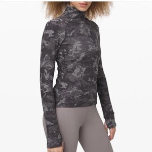 Lululemon Outrun the Elements 1/2
Zip - Incognito Camo HTR Black - Sz 6